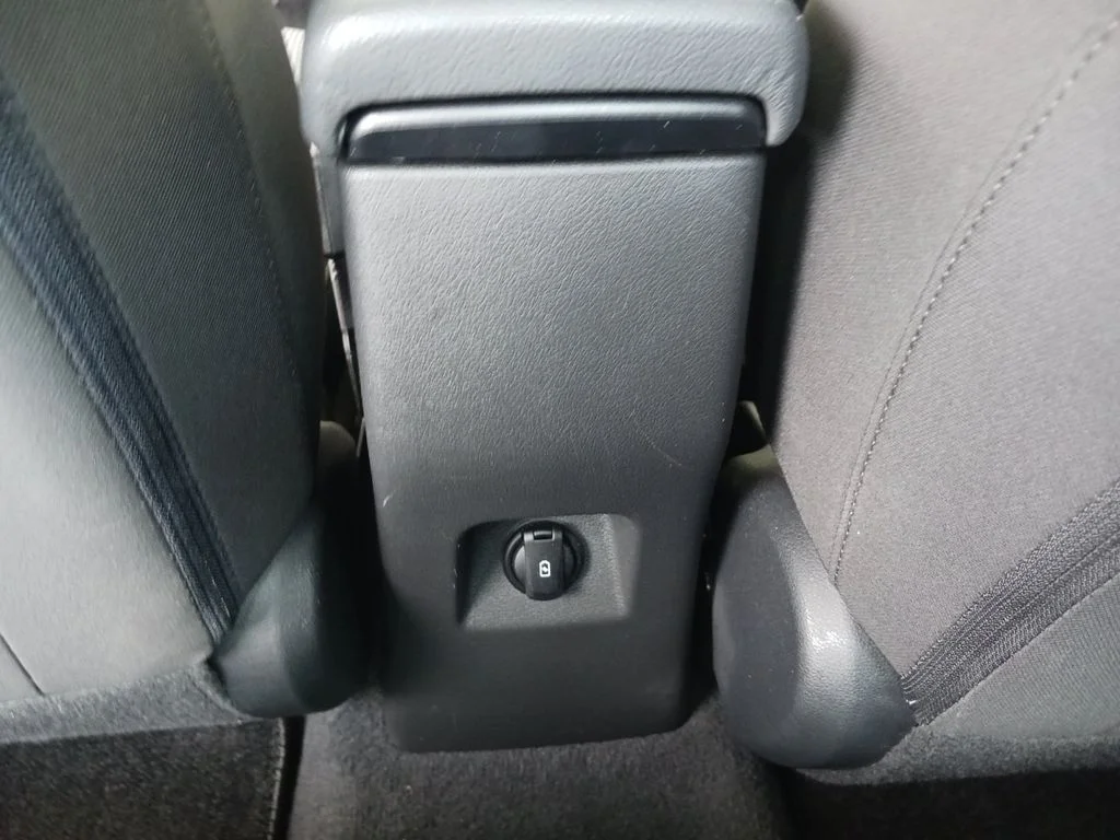 Used 2022 Silver Hyundai SEL image 24