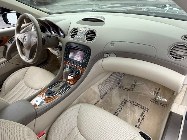 Used 2012  Mercedes-Benz SL 550 image 24