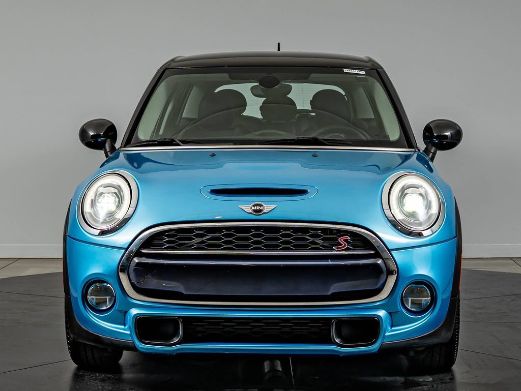 Used 2016 Electric Blue Metallic MINI  image 2