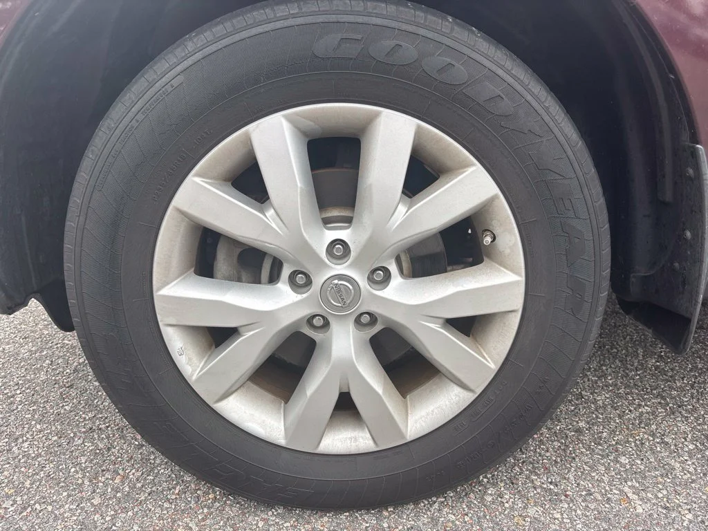 Used 2013 Black Nissan SL image 15