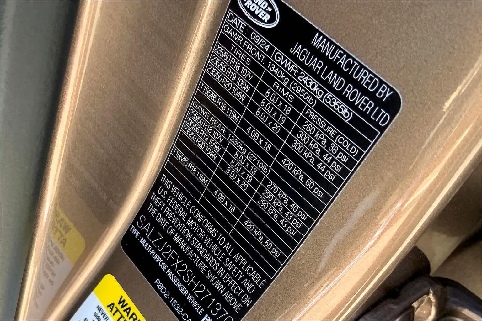 Used 2025 Corinthian Bronze Metallic Land Rover Core S image 19