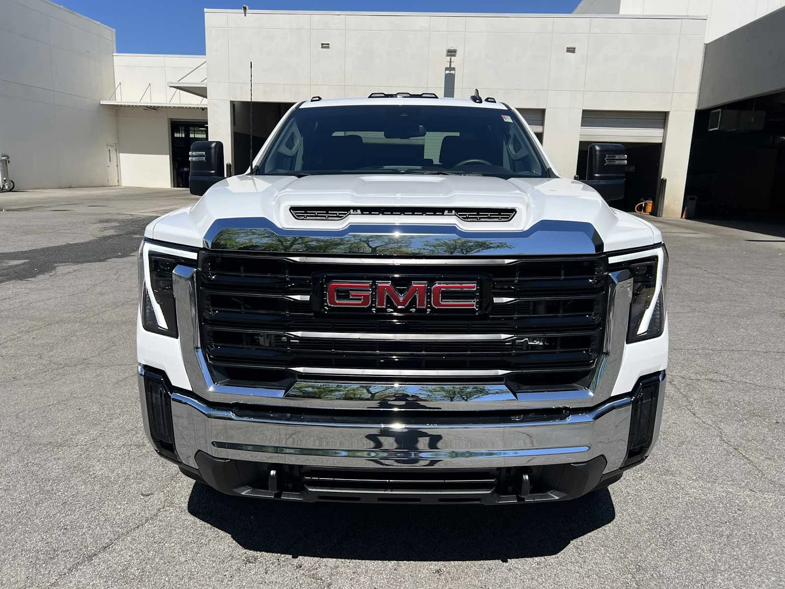 New 2026 Summit White GMC Pro image 2