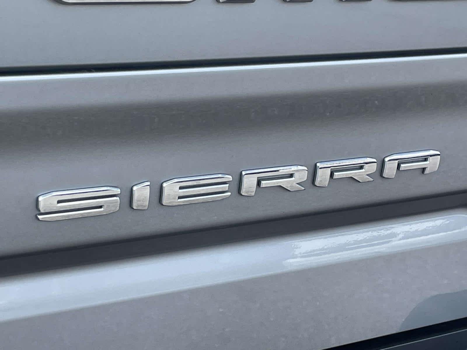 Used 2024 Sterling Metallic GMC AT4 image 13