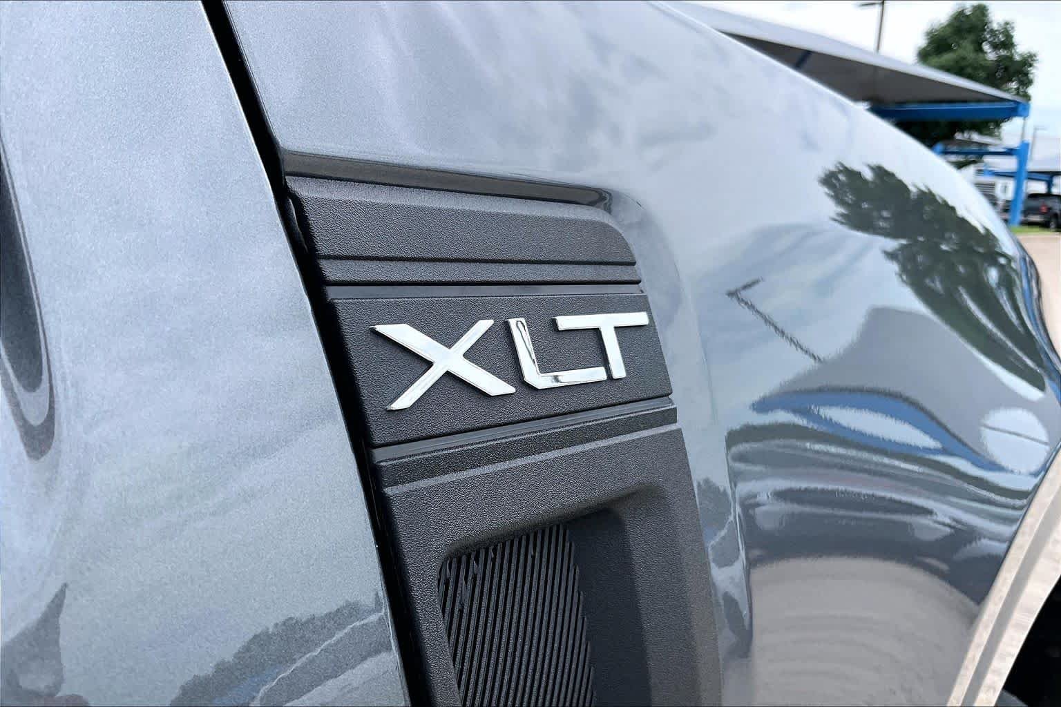 Used 2025 Carbonized Gray Metallic Ford XLT image 10