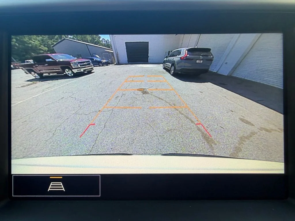 Used 2021 White GMC SLT image 15
