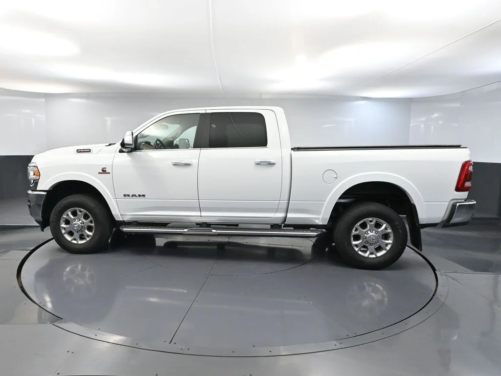 Used 2022 White Ram Laramie image 11