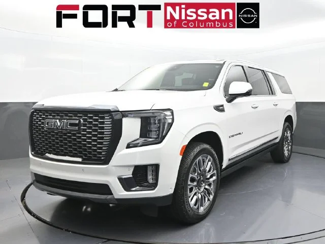 Used 2023 White GMC Denali Ultimate image 1