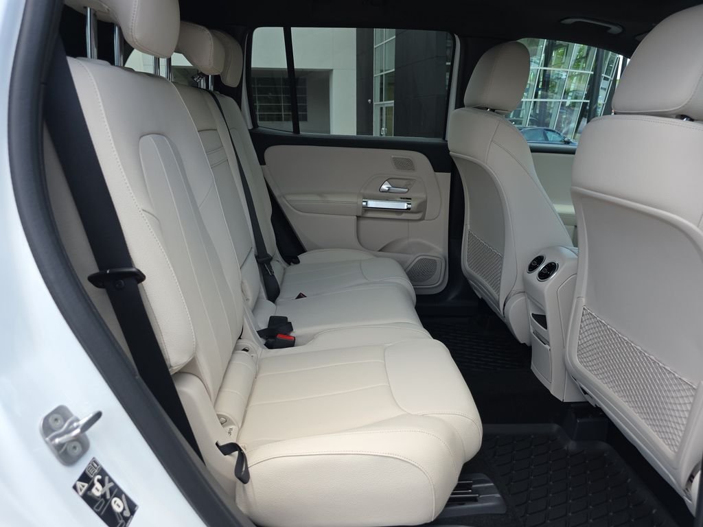 New 2026 White Mercedes-Benz GLB 250 image 15