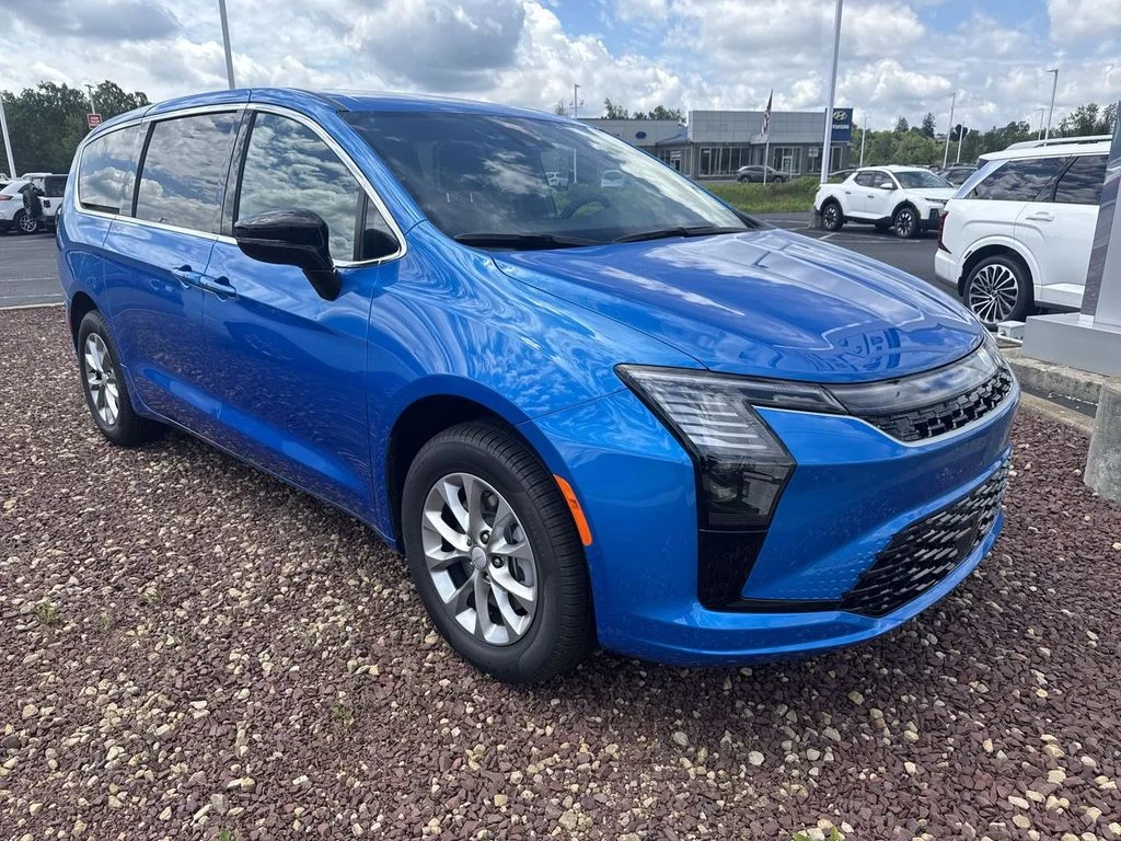 New 2027 Hydro Blue Pearl-Coat Exterior Paint Chrysler Select image 2