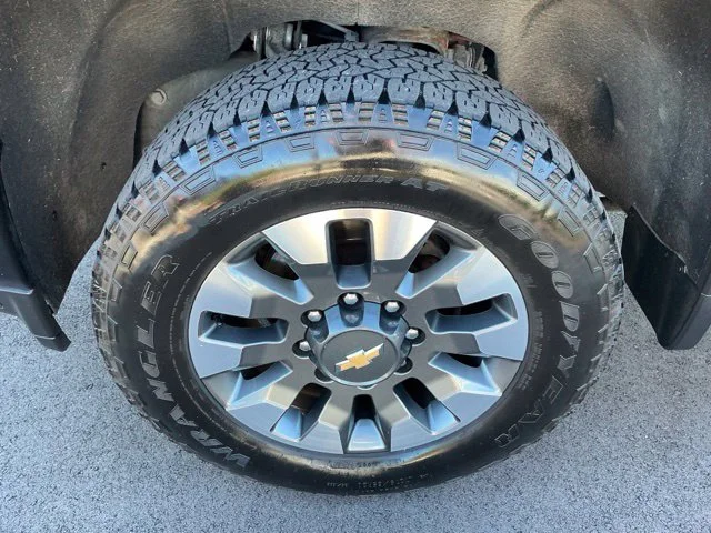 Used 2023 Blue Metallic Chevrolet Custom image 16