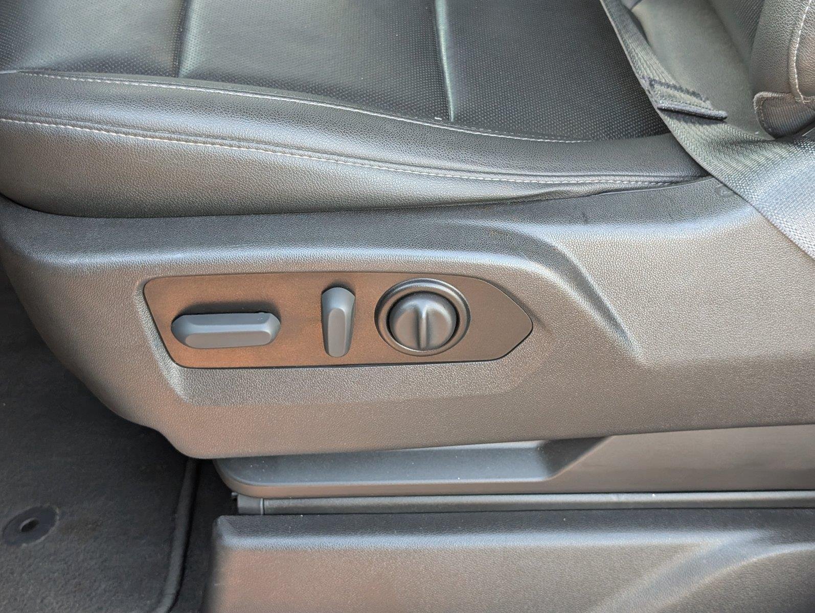 Used 2022 Summit White GMC SLT image 18