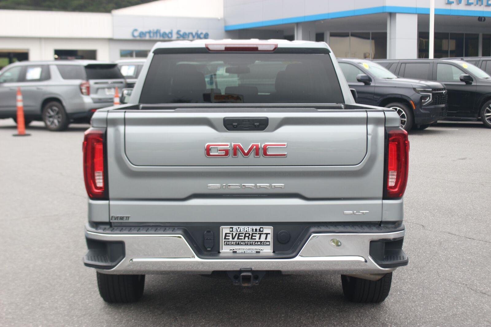 Used 2025 Sterling Metallic GMC SLT image 6