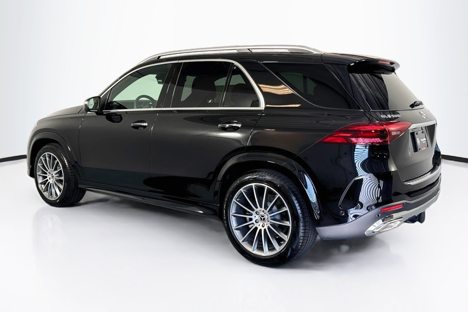 New 2026 Obsidian Black Metallic Mercedes-Benz GLE 580 image 7