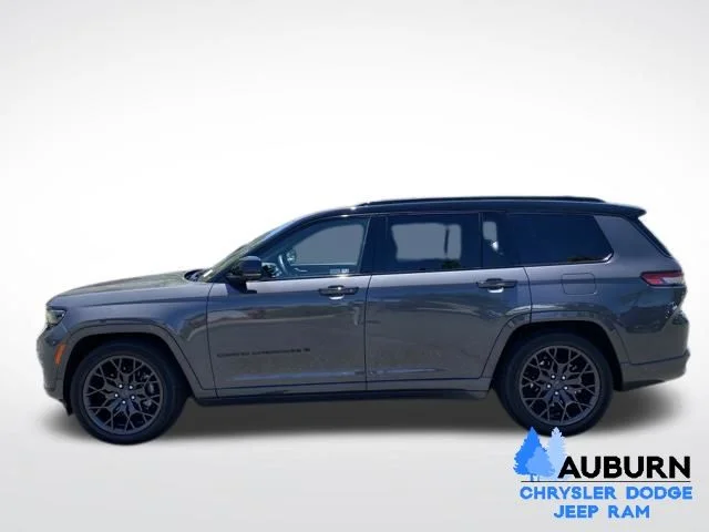 Used 2025 Gray Jeep Summit image 4