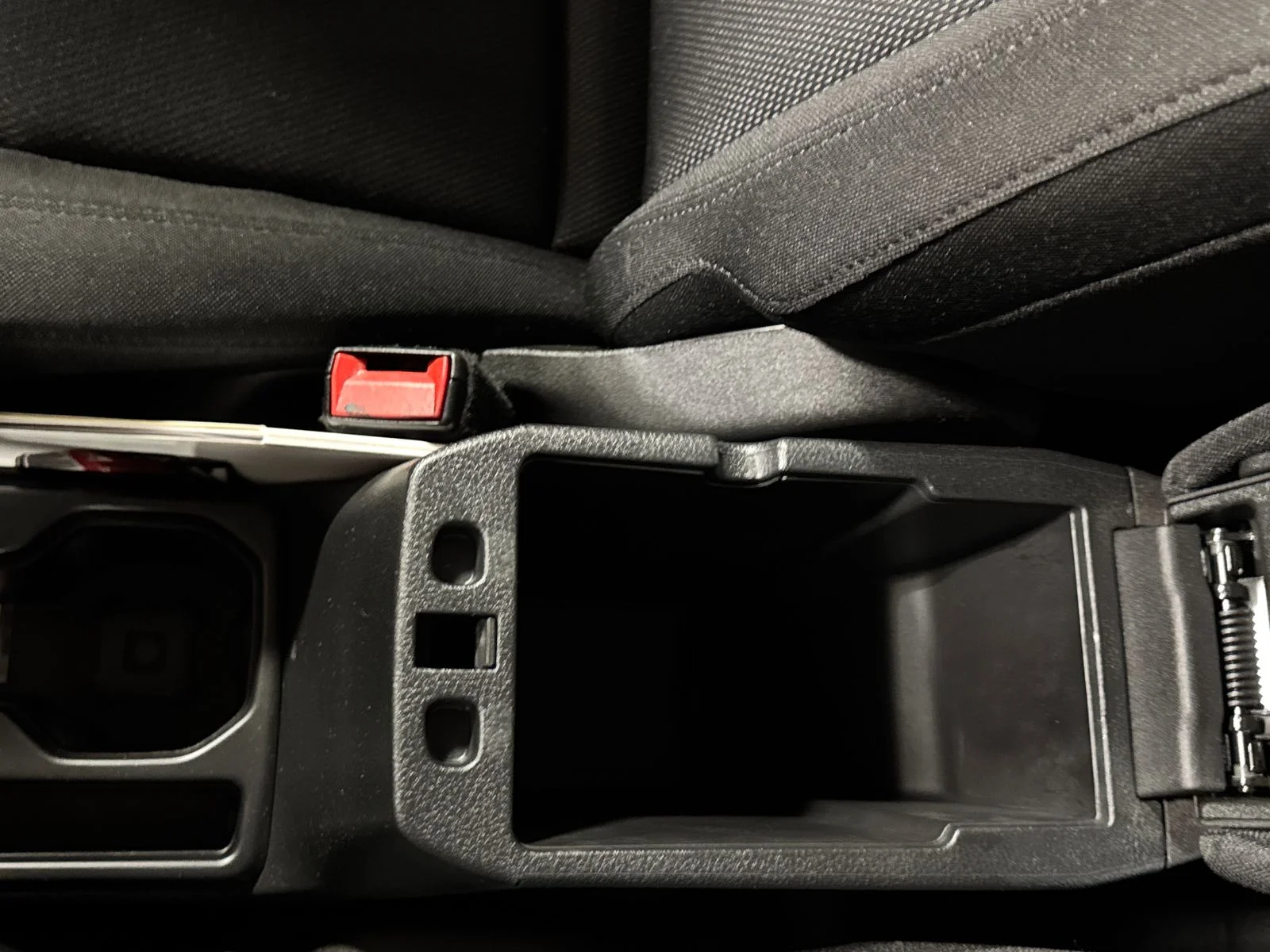 Used 2019 Crystal Metallic Jeep Sport image 25