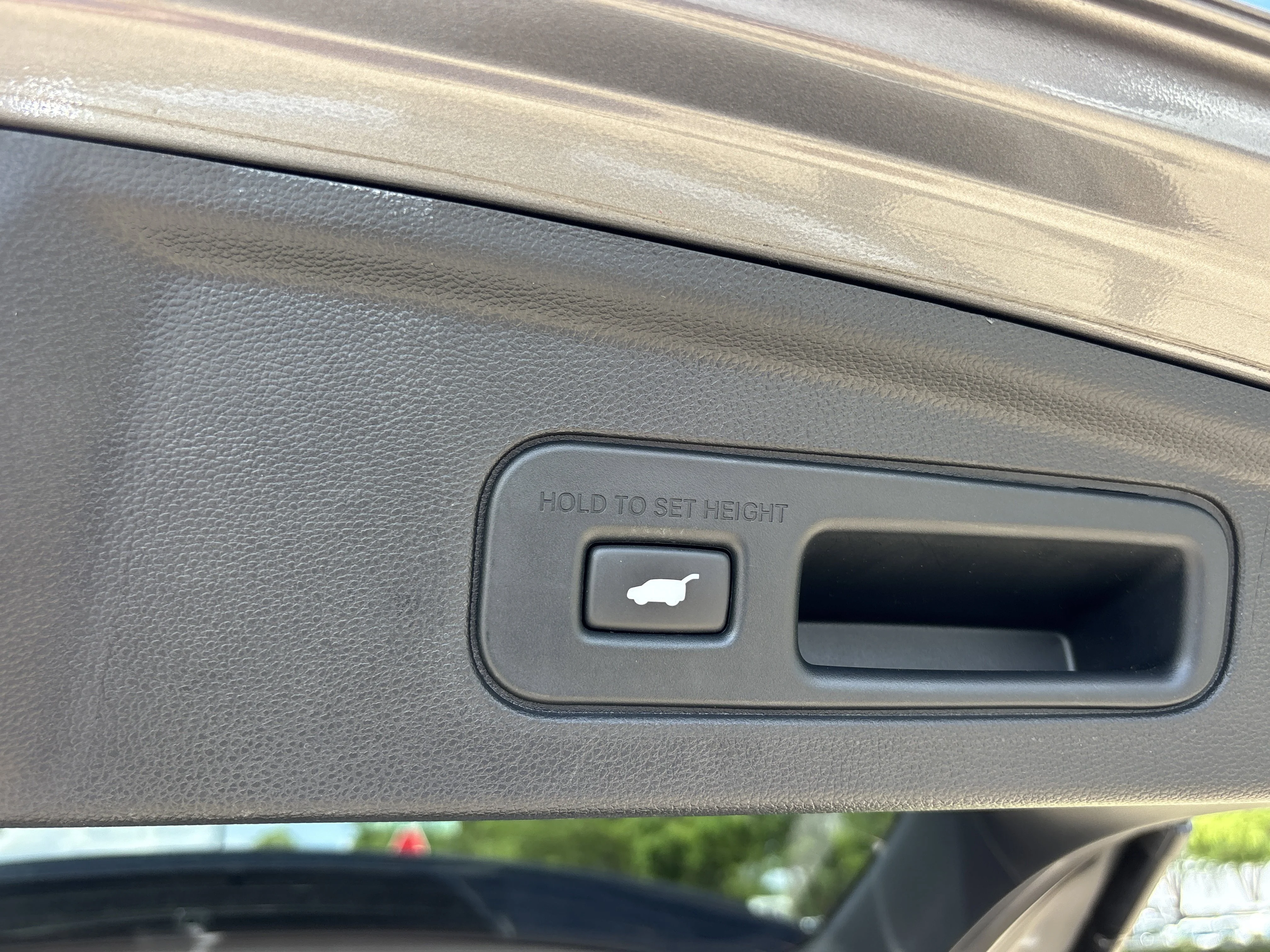 Used 2024 Liquid Carbon Metallic Acura SH-AWD w/Tech Pkg image 8