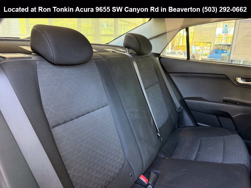 Used 2018 Silky Silver Kia S image 28