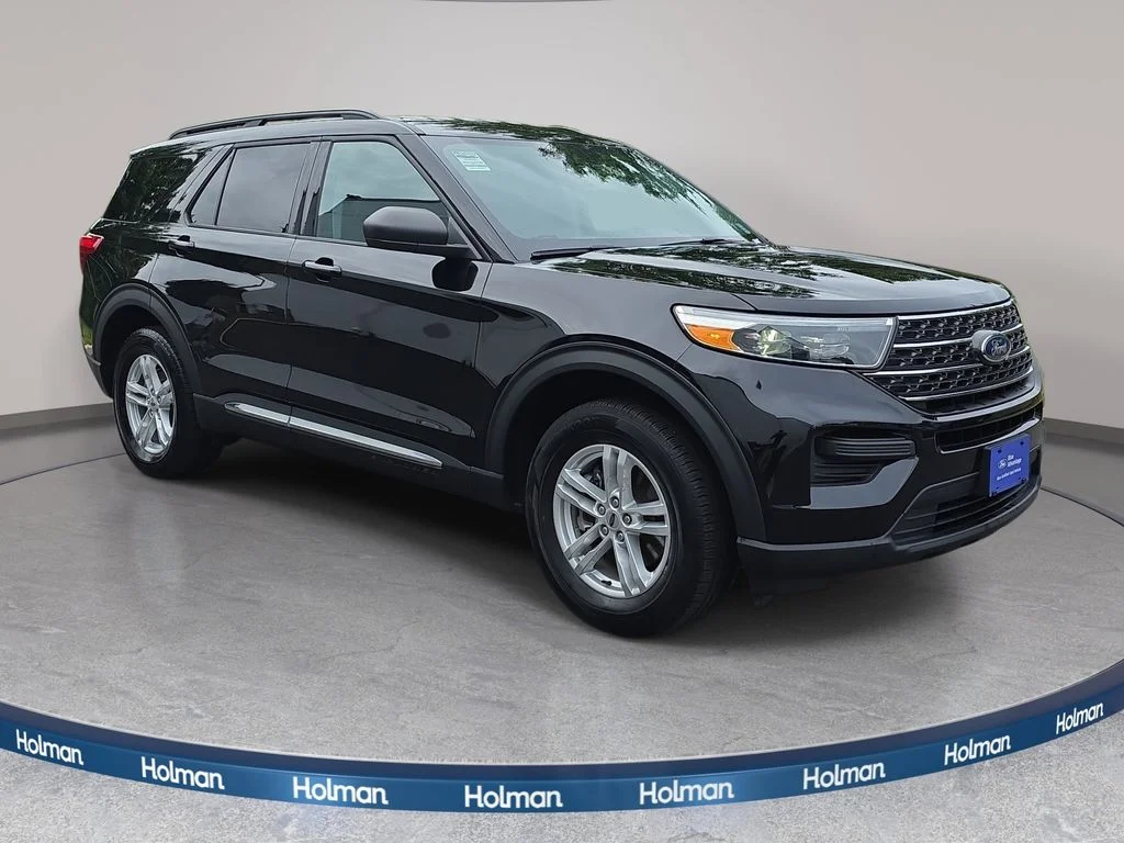 Certified Used 2023 Black Metallic Ford XLT image 3