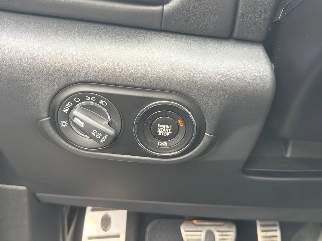 Used 2017  Maserati S image 20