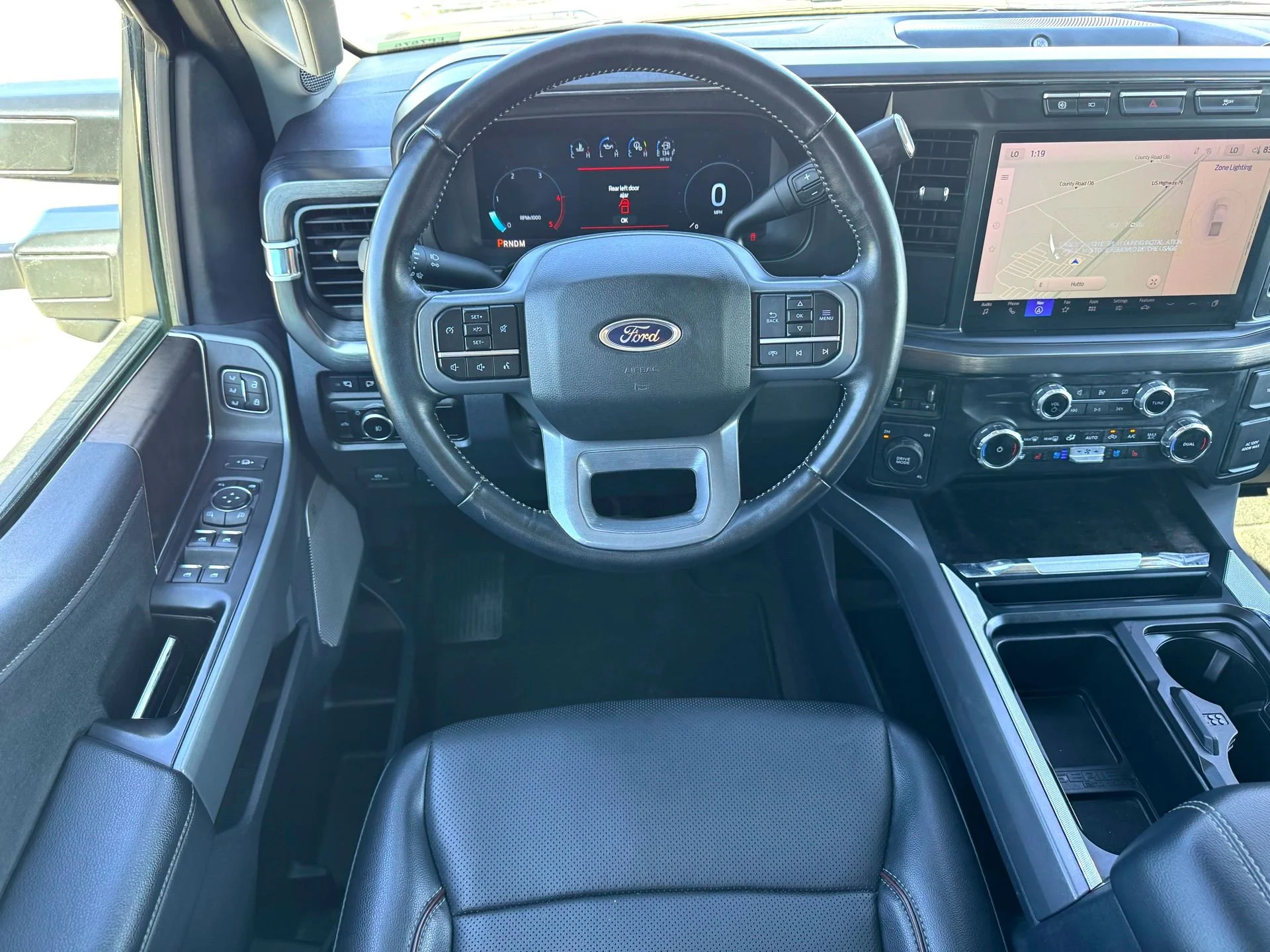 Used 2024  Ford Lariat image 22