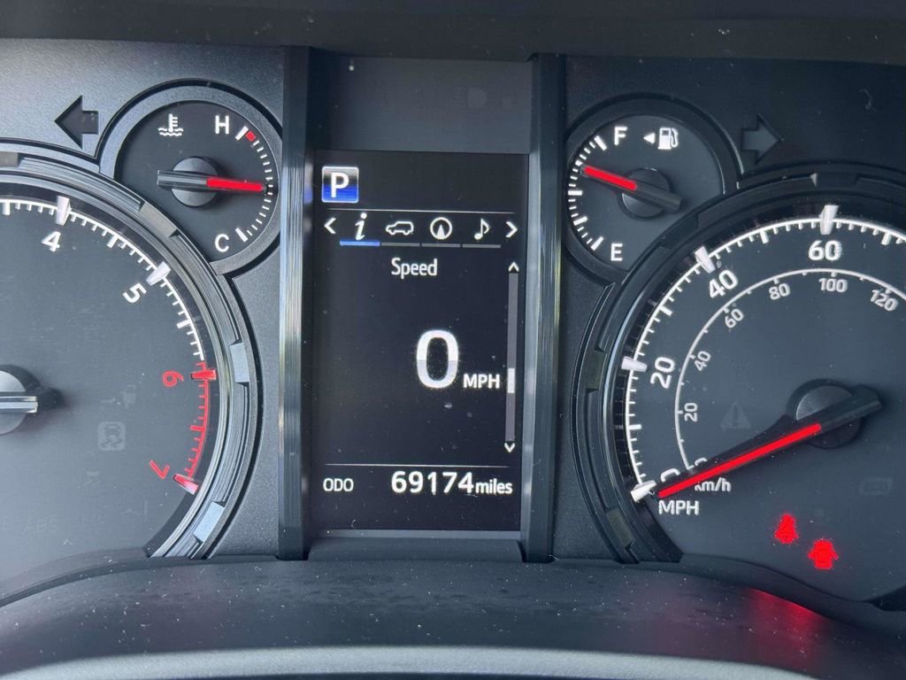 Used 2022 Midnight Black Metallic Toyota SR5 Premium image 13
