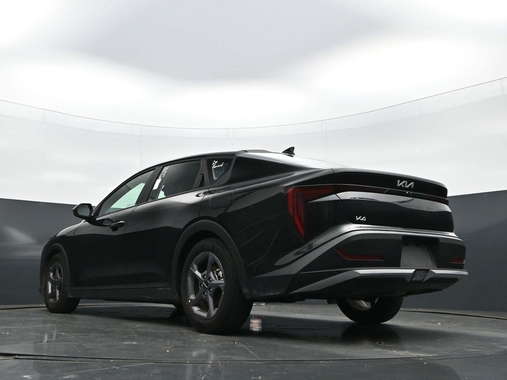 Used 2025 Aurora Black Pearl Kia LXS image 36