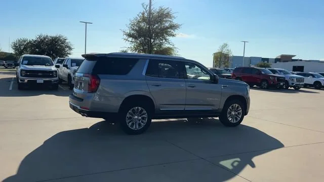 2027 GMC Yukon Denali - Photo 9