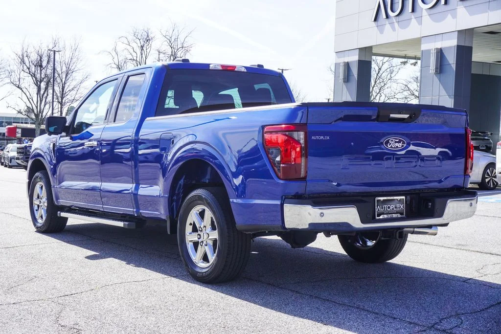 Used 2024 Blue Ford XLT image 27