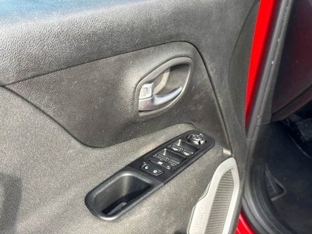 Used 2020 Red Jeep Latitude image 26