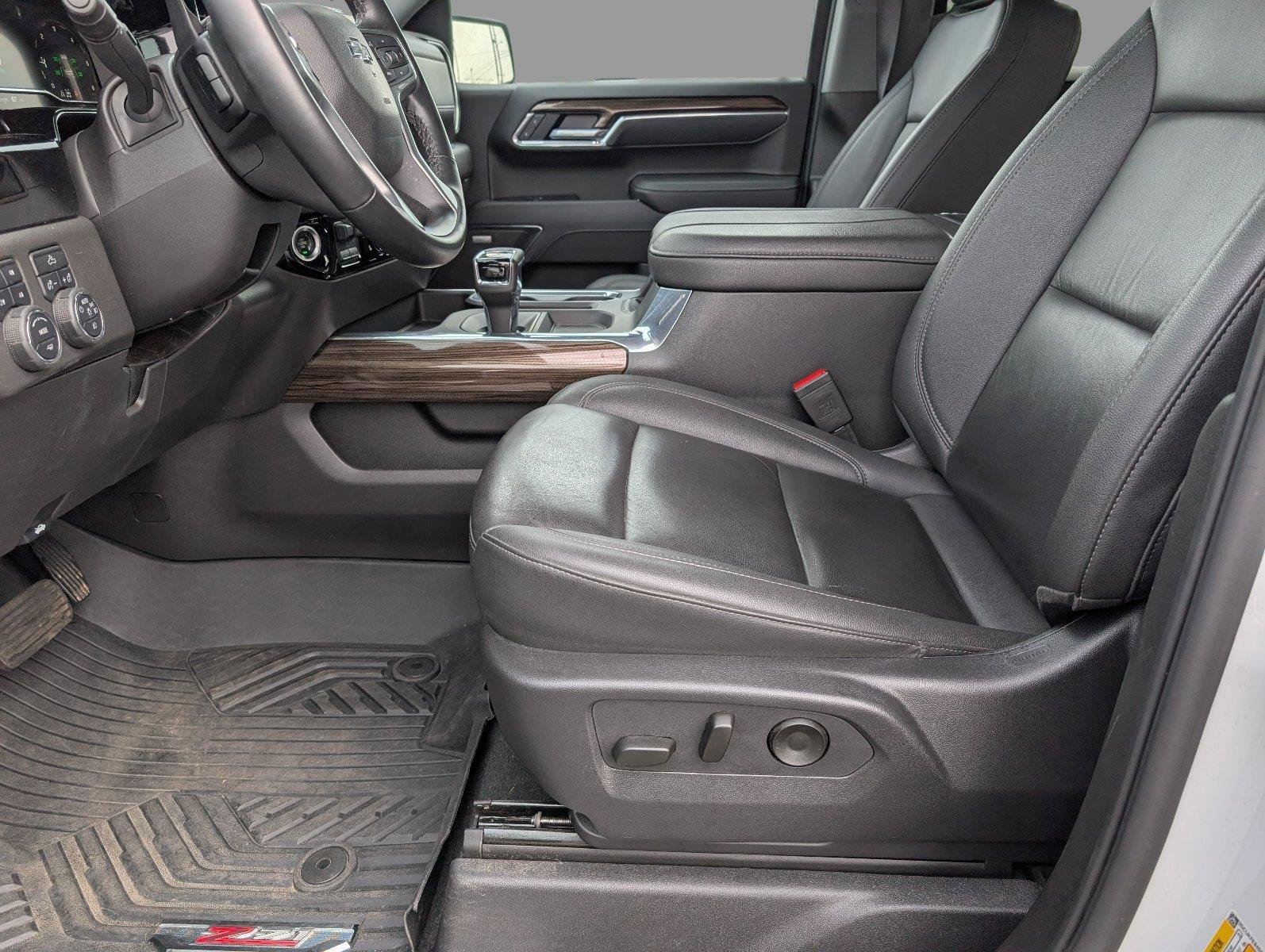 Used 2025 Summit White Chevrolet LT Trail Boss image 3