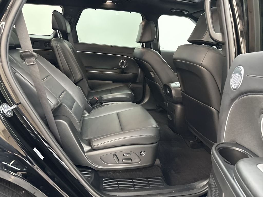 Used 2026 Abyss Black Hyundai Calligraphy image 17