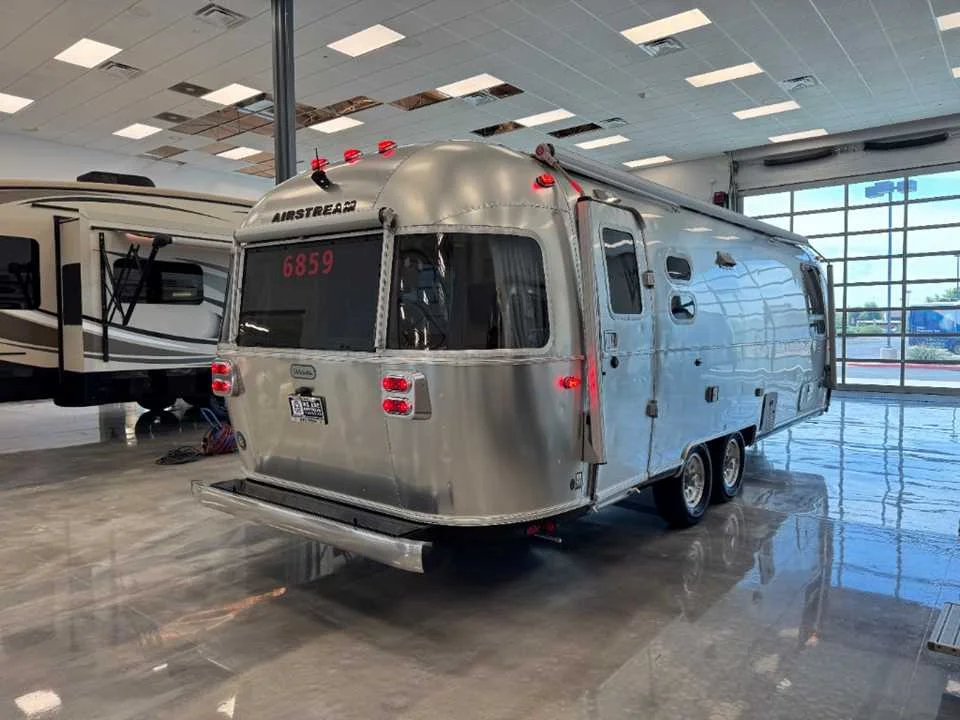 Used 2024 SILVER AIRSTREAM  image 2