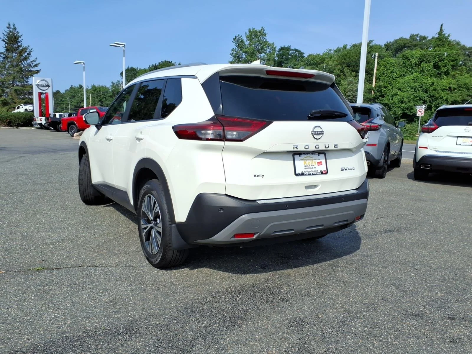 Certified Used 2023 Pearl White Tricoat Nissan SV image 7