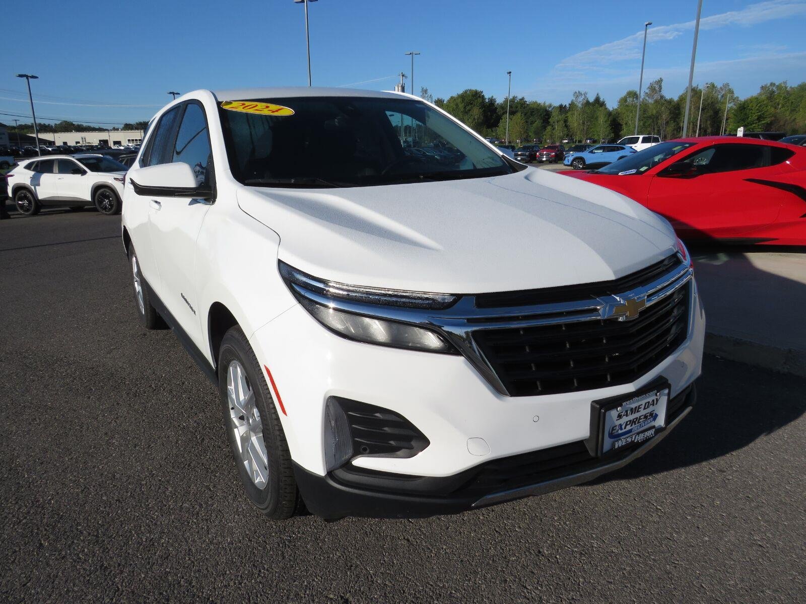 Used 2024 Summit White Chevrolet LT image 3