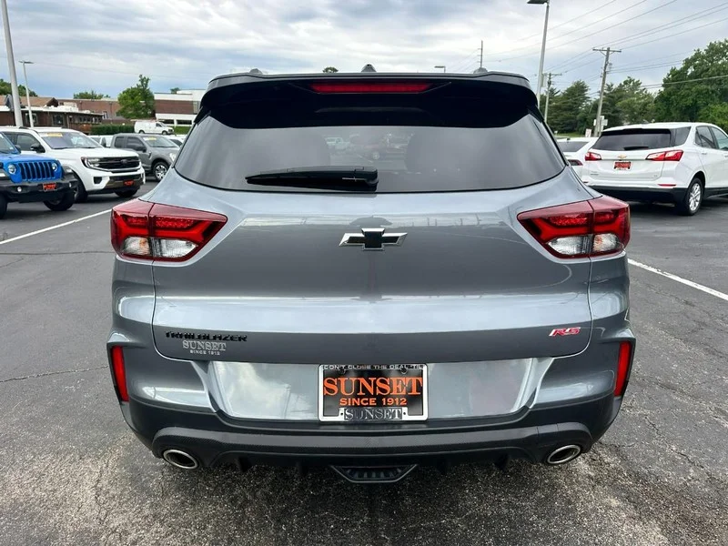Used 2022  Chevrolet RS image 4