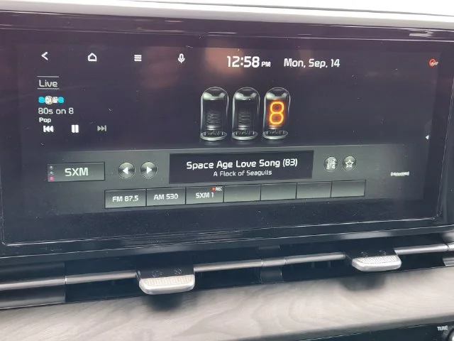 Used 2022 Black Kia EX image 19