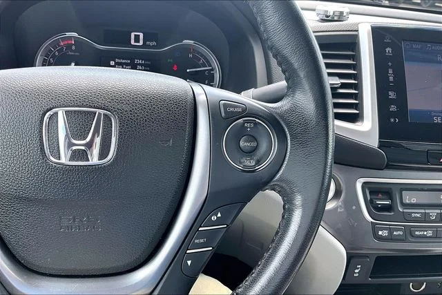 Used 2017  Honda RTL-T image 11