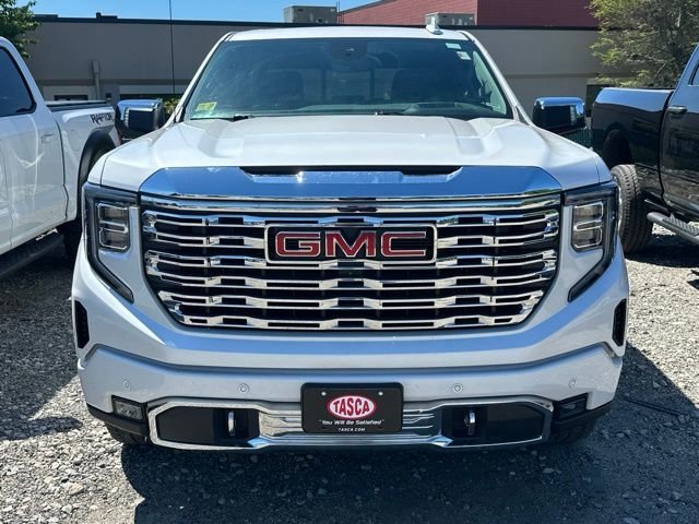 Used 2024 White Frost Tri-Coat GMC Denali image 2