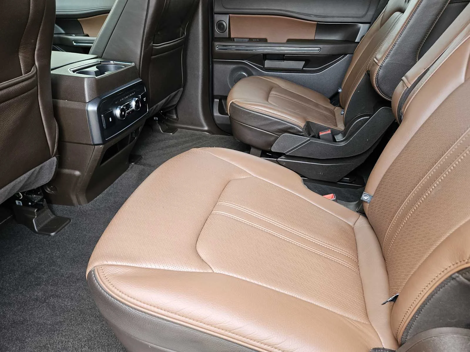 Used 2024 Agate Black Metallic Ford King Ranch image 21