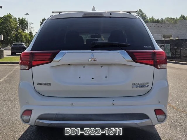 Used 2018 White Mitsubishi SEL image 4