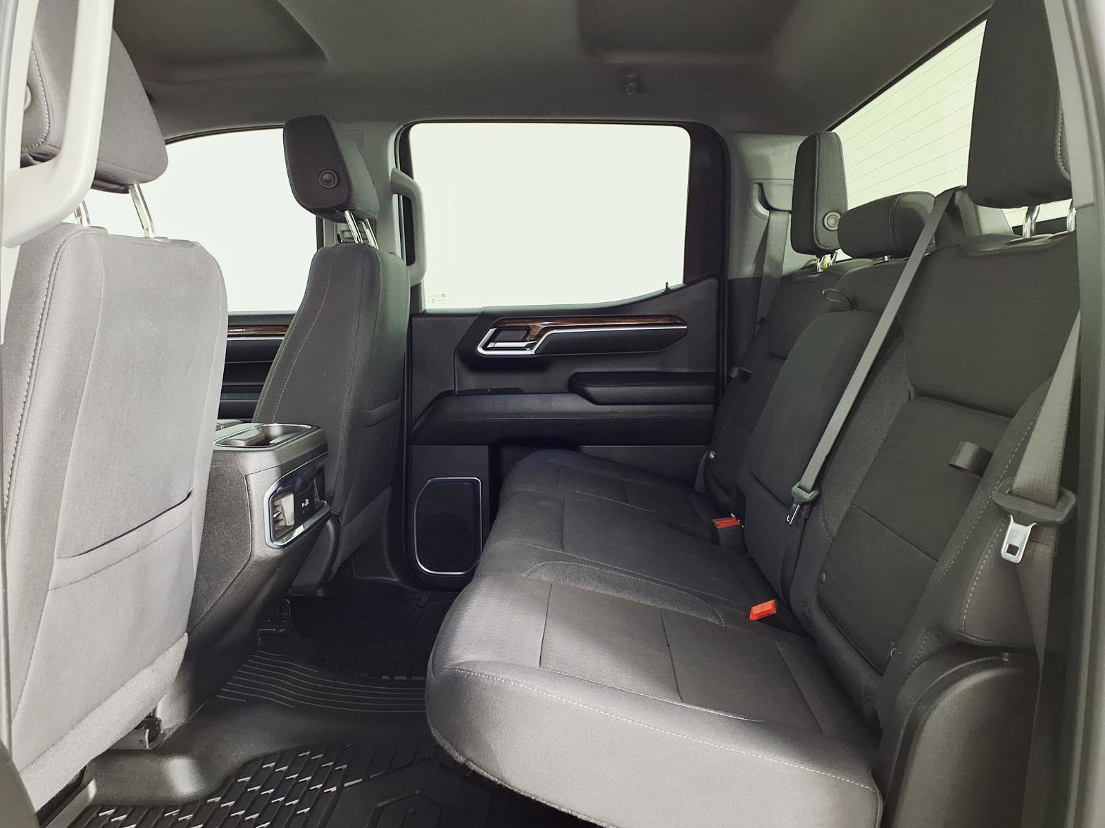 Used 2025 Summit White GMC Elevation image 13