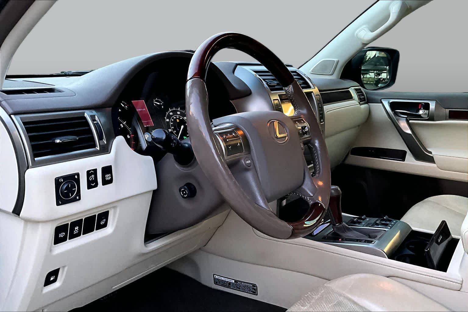 Used 2014 Tungsten Pearl Lexus Luxury image 17