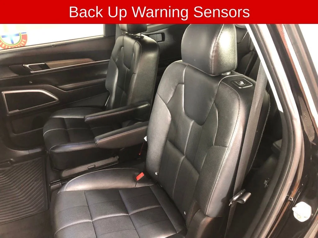 Used 2022 Black Kia EX image 17