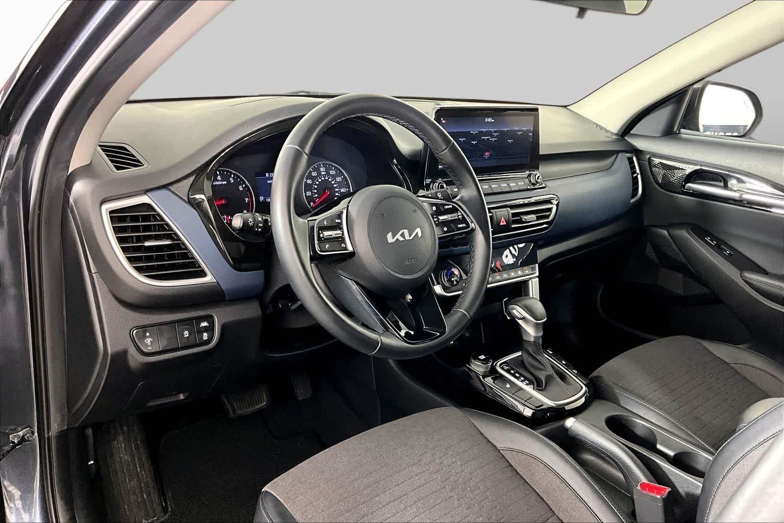 Used 2022 Gravity Gray Kia Nightfall image 15