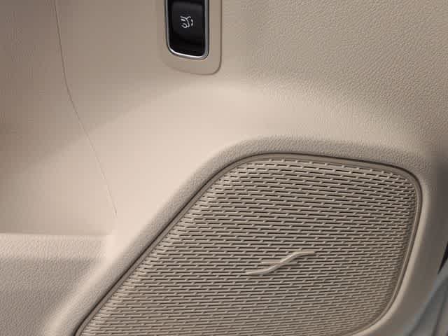 New 2026 Polar White Mercedes-Benz GLB 250 image 29