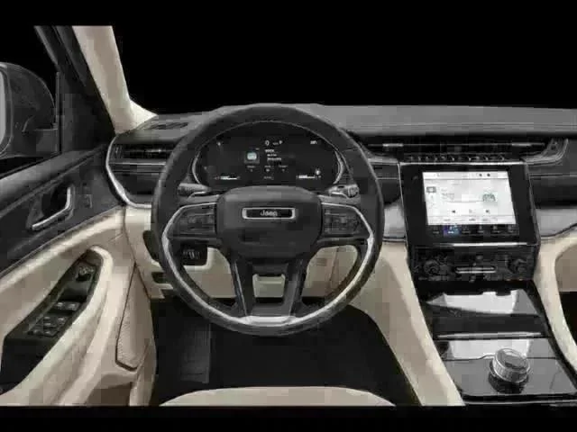 New 2025 Bright White Clear-Coat Exterior Paint Jeep Altitude X image 4