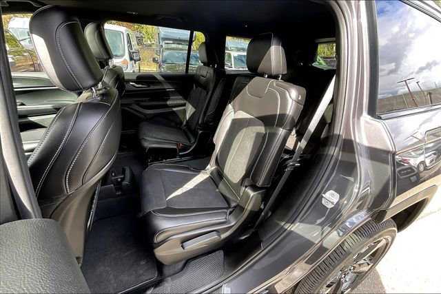 New 2025 Baltic Gray Metallic Clear-Coat Exterior Paint Jeep Altitude X image 11