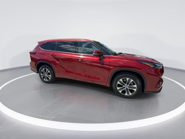 2022 Toyota Highlander XLE - Photo 9