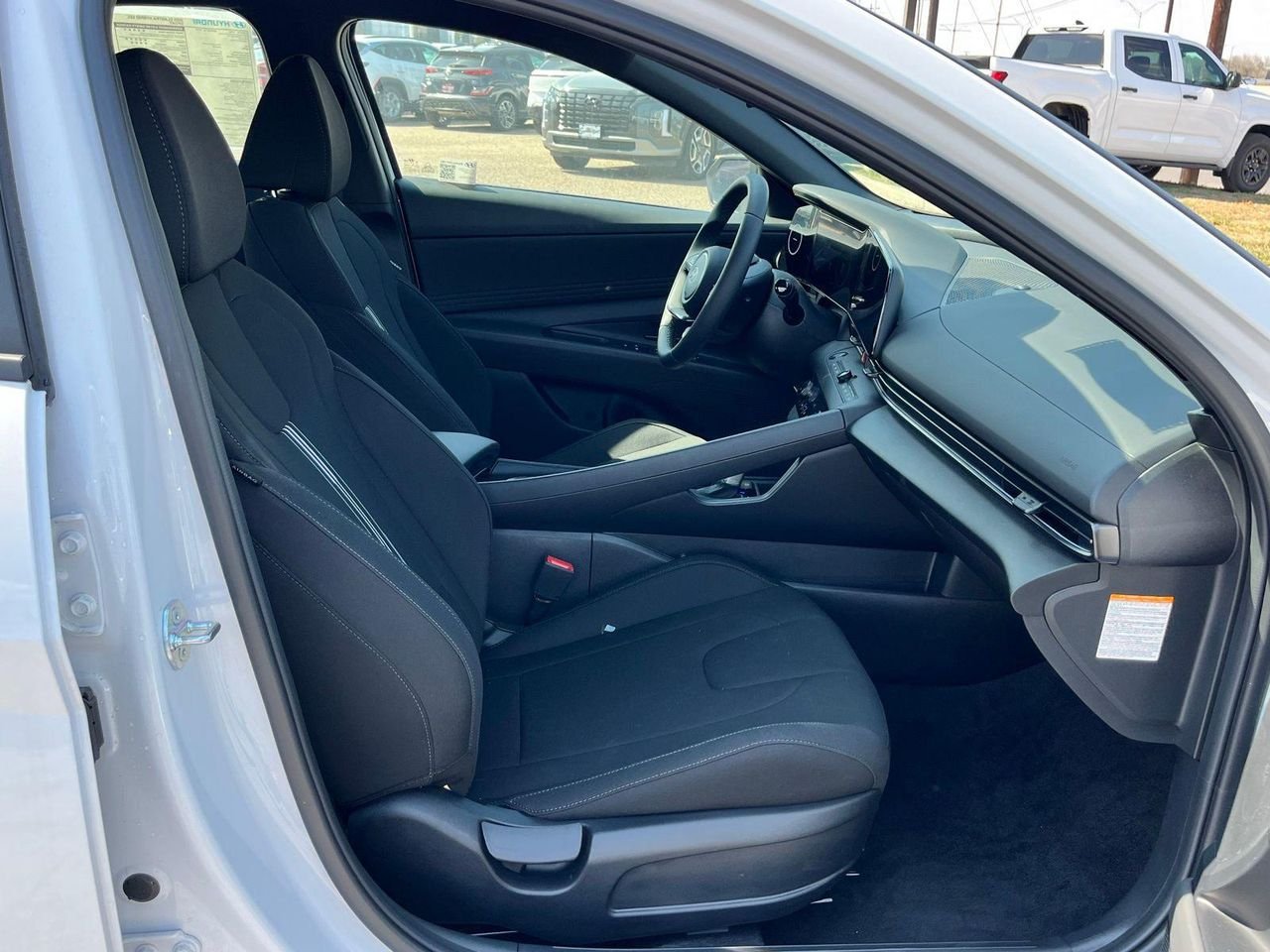 New 2025 White Hyundai SEL Sport image 22