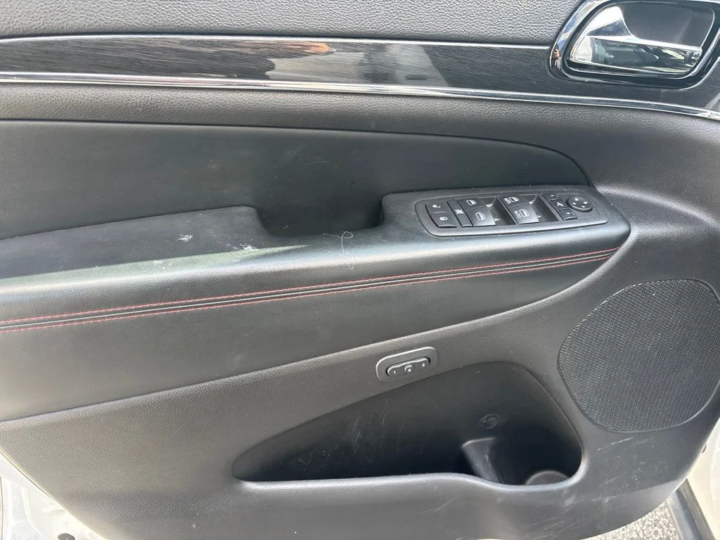 Used 2021 White Jeep Trailhawk image 13